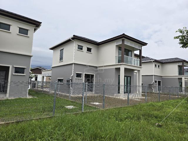 Banglow 2 Tingkat Mengahadap Tasik & Masjid 1