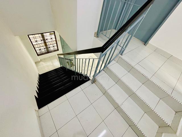 Facing Open 2 Storey Lorong Az-Zaharah Puncak Alam Near School,Uitm 5