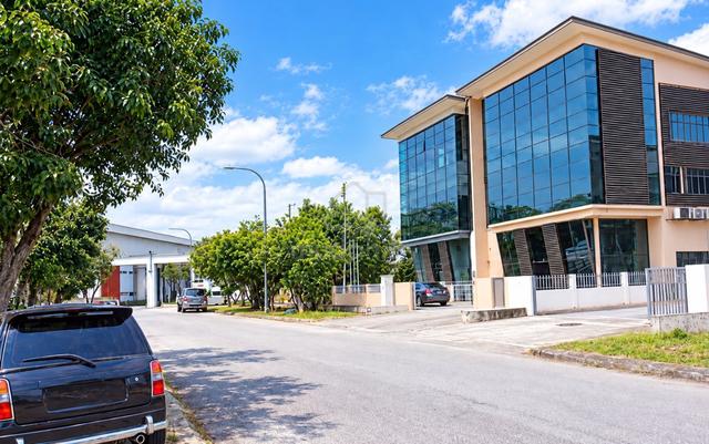[SAVE UP 1273K] Taman Perindustrian Elite, 15,170sf, Shah Alam 1