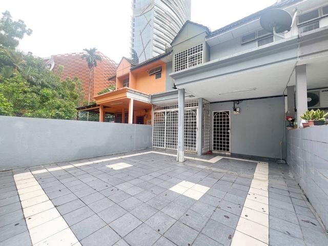 HOT LOCATION‼️PRICE NEGO+BELOW MARKET‼️Double Storey Tmn Kelana Indah 1