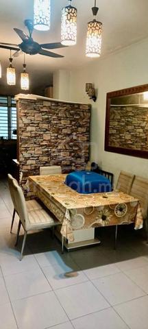 Below market 638k LA Garden Austin 1