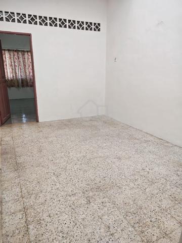 Sewa Taman Chi Liung Klang No Facing House Good Location Nr Near Htar 1