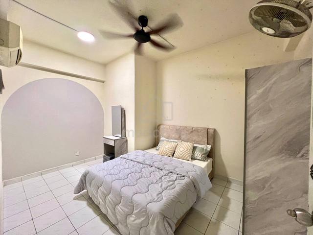 Medium room for rent near sir petaling 10 min to lrt bukit jaili 1