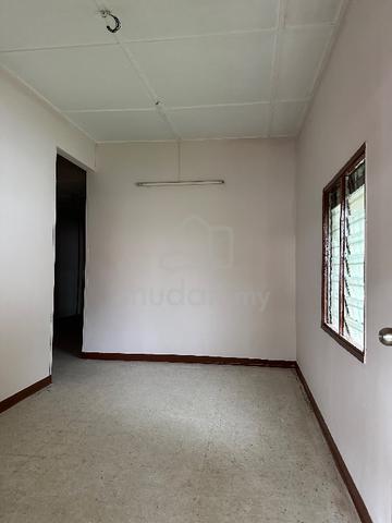 Single storey endlot terrace at Taman Sri Muda, Sek 25 for SALE 1