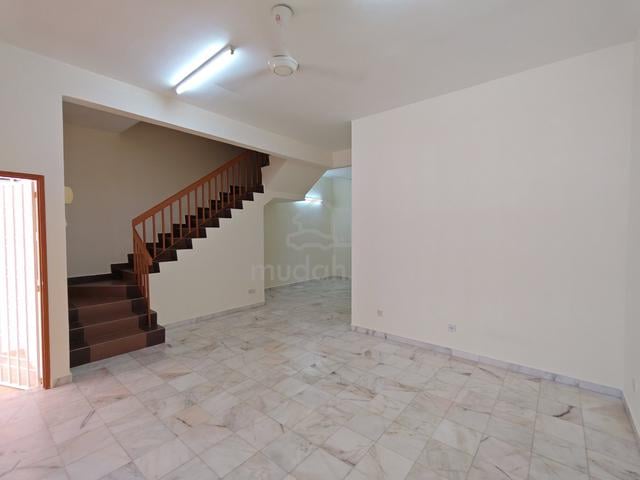OPEN FACING NEWLY REFURBISHED 2 Storey Terrace Bandar Laguna Merbok 1