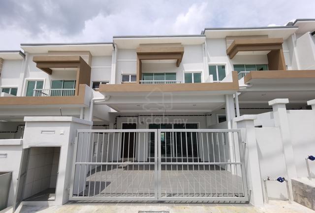 Sepang Jenderam sutera 2sty Freehold 20x63 4r3b nice modern design 1